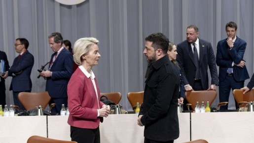 Европейцы отреагировали на пост премьера Чехии говорящей картинкой: Урсула дарит Зеленскому золотой унитаз