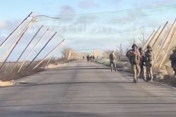 Украинских военных атаковали дроны у стелы в Купянске, куда ездил Зеленский