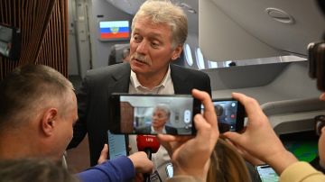 Песков заявил, что ему не известно о просьбах вернуть Ивана Урганта в эфир