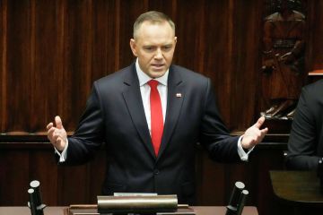 Зеленский должен пригласить Польшу за стол переговоров, заявил Навроцкий