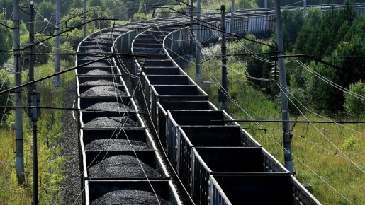 Вся надежда на армию и дипломатию: от чего зависит будущее углепрома Донбасса