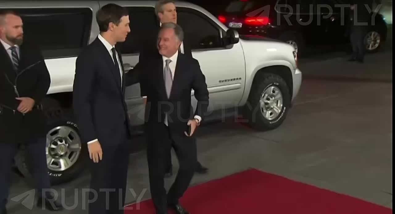 Да кто такой этот ваш канцлер?!: Уиткофф и Кушнер прибыли на встречу евролидеров по Украине, но