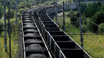 Вся надежда на армию и дипломатию: от чего зависит будущее углепрома Донбасса