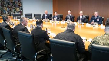 На переговорах США и Украины в Берлине участвовал не заявленный ранее чиновник: появились первые подробности встречи