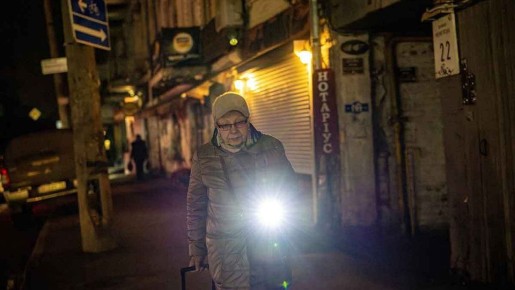 Украинцы призывают власти принять капитуляцию и заключить мир: что происходит в Киеве и о чем говорят люди