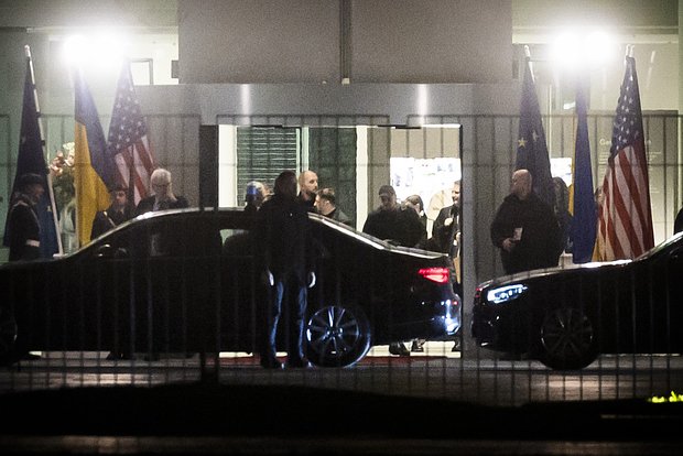 Аналитик Меркурис назвал цирком переговоры по Украине без участия России