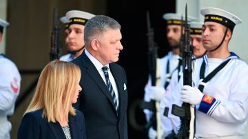 Фицо сравнил Украину с «черной дырой»