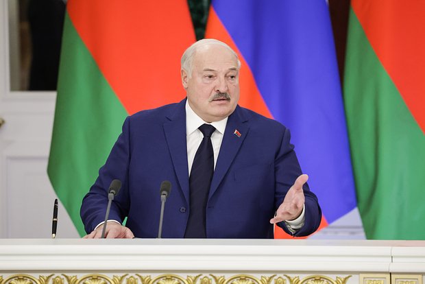 Лукашенко: Украине нужно было найти нормальные отношения с Россией