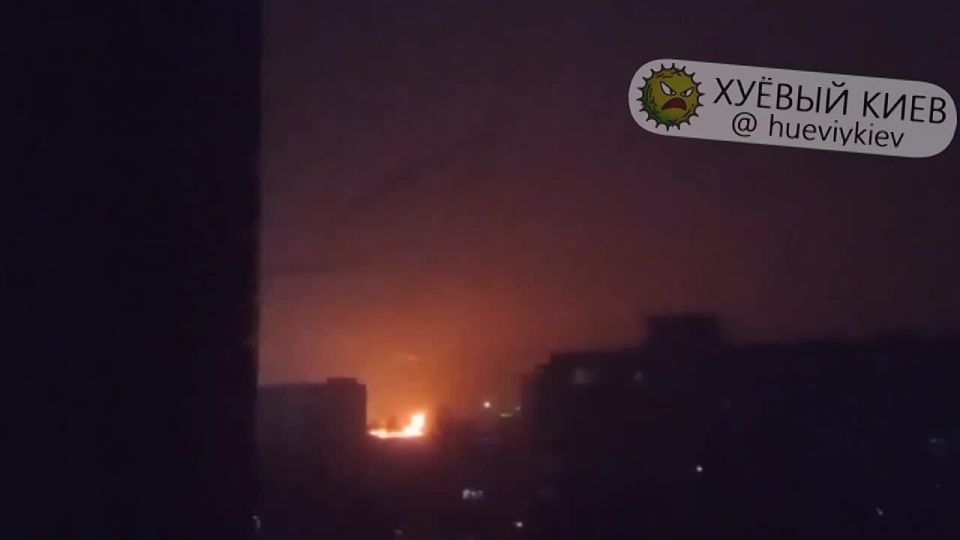 Мощный налёт на Киев: взрывы и пожары в городе