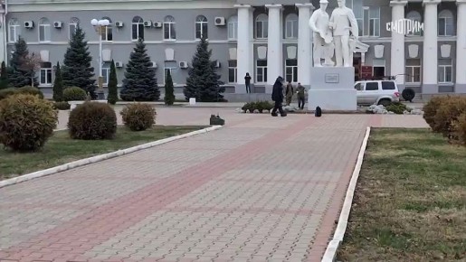 ФСБ предотвратила теракт у здания администрации в Ростовской области — задержана 16-летняя девушка