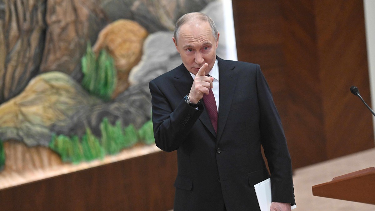 Путин заявил о готовности РФ идти путем дипломатии: он предостерег Украину от отказа говорить "по существу"