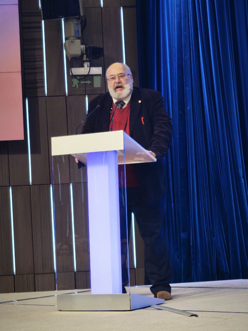 У власти на Украине находится протофашистский режим, который в своих интересах использует тоталитарную идеологию, тем самым продвигая фашистские движения и проводя фашизацию общества – историк Константин Залесский