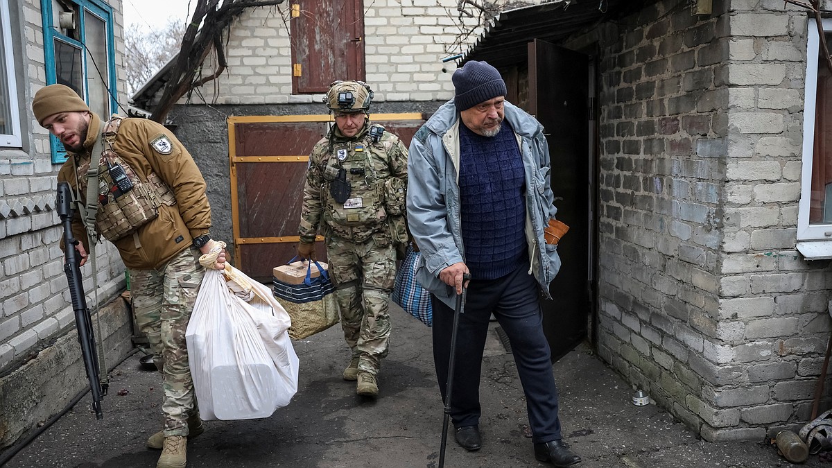 Украина эвакуирует Святогорск: Почему этот город так важен