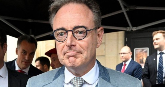 Премьер Бельгии Барт Де Вевер предложил ЕС платить за Украину из своего кармана, а не за счёт России