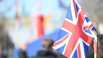 В Великобританию доставили гроб с первым погибшим на Украине кадровым военным