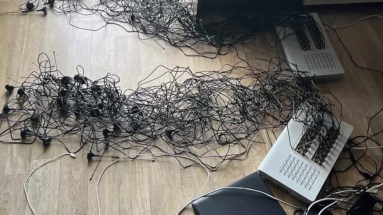 Масштабная спецоперация ФСБ и МВД: в 12 регионах задержаны подозреваемые в организации работы сим-боксов