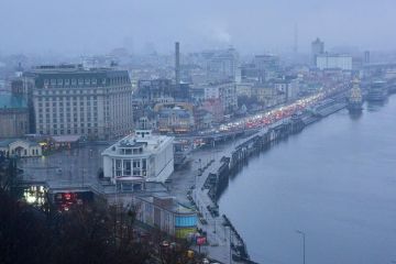 В Киеве снесут памятники Ахматовой, Булгакову и знак города-героя