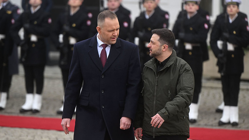 Wiadomo?ci: Навроцкий подарил Зеленскому двухтомник о Волынской резне