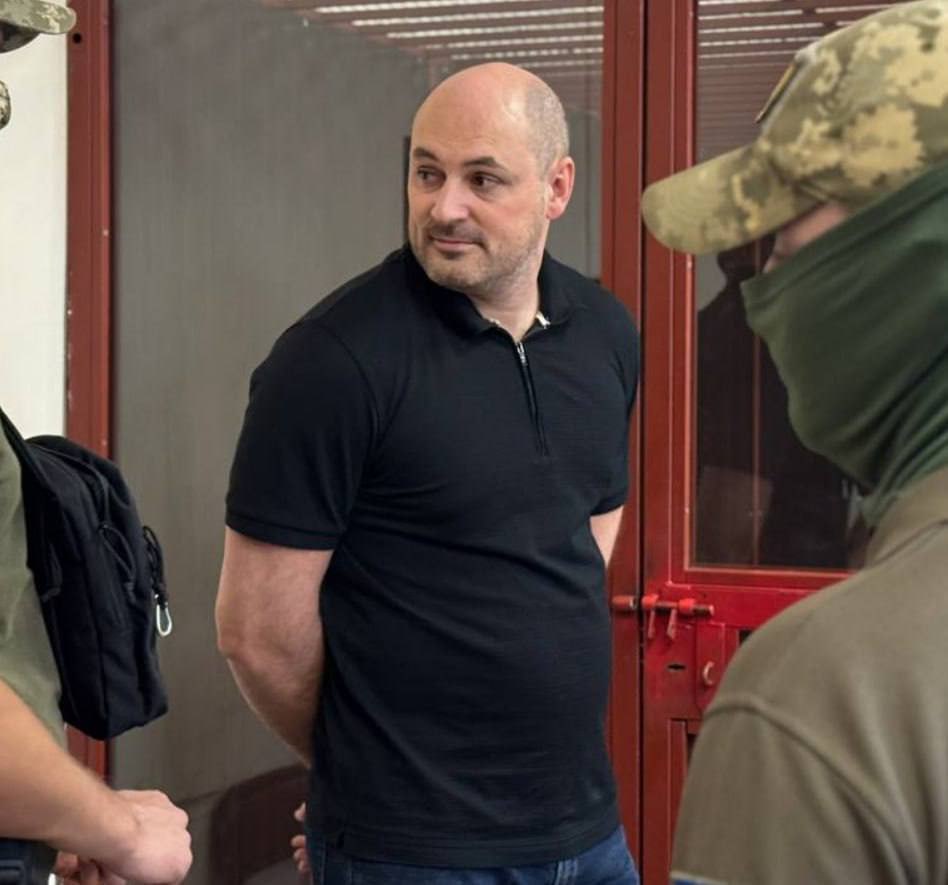 Банда Зеленского приказала СБУ зверски избивать детектива НАБУ, вскрывшего коррупцию