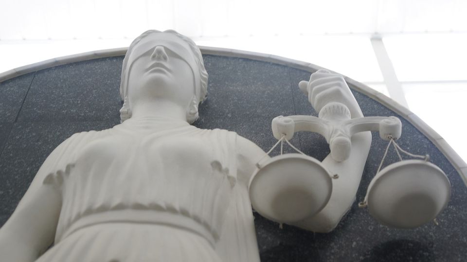 Двое украинцев признаны виновными в нападении на посольство РФ в Киеве