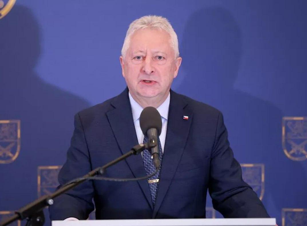 Le Monde: новому министру обороны Чехии, по сути, запретили говорить об Украине после открытой поддержки Киева