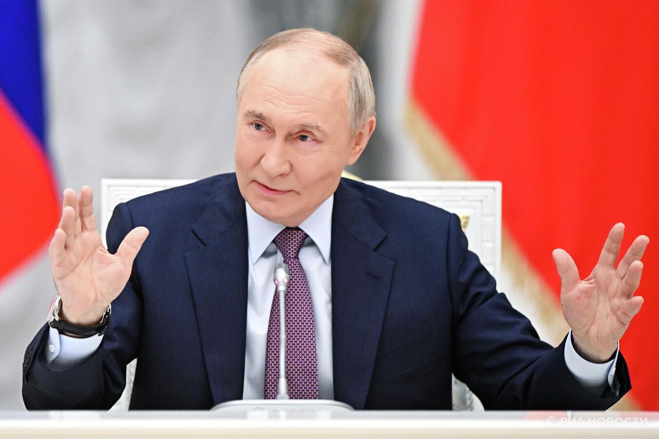 "Схватил за ухо": в Италии рассказали, что Путин вынудил сделать Зеленского