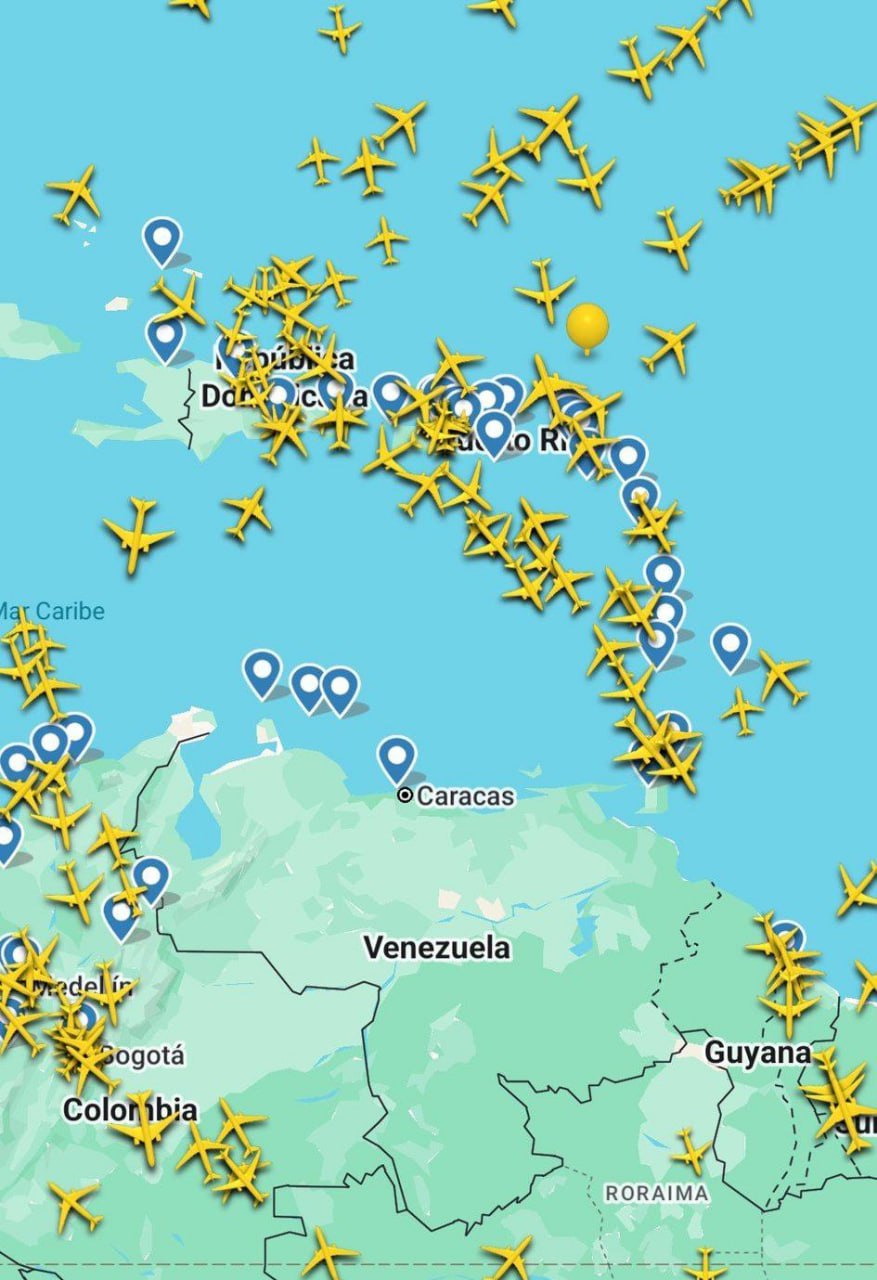 Самолеты облетают воздушное пространство Венесуэлы в данный момент