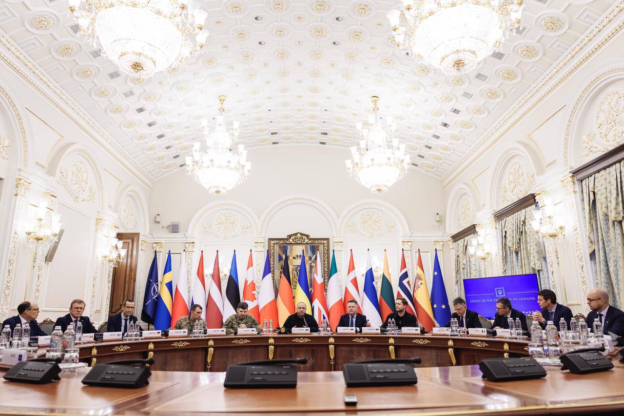 Украинская делегация начала работу с Европой по установлению мира, — Умеров