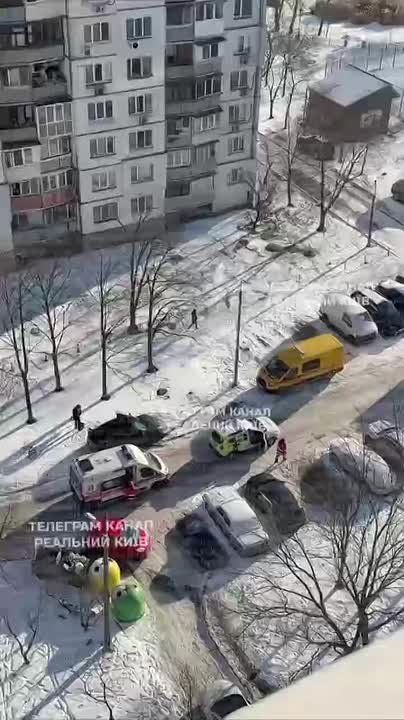 Тем временем в Киеве взорвался автомобиль