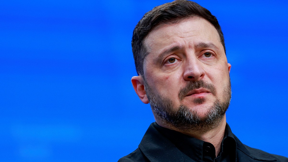 Зеленский подписал указ о санкциях против 60 российских компаний и пяти граждан