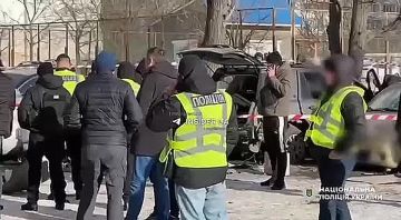 Украинские СМИ сообщают, что полиция и СБУ задержали 24-летнюю девушку, которая вчера взорвала внедорожник военного в Киеве