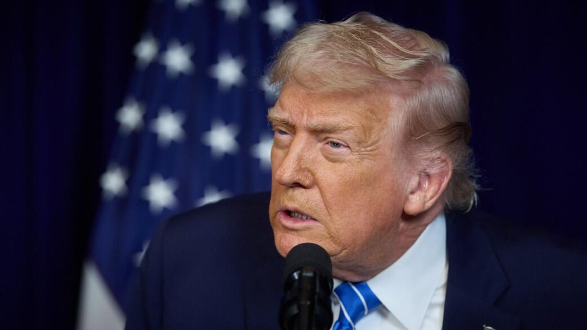 Президент США Дональд Трамп подтвердил обсуждение ужесточения санкций против России