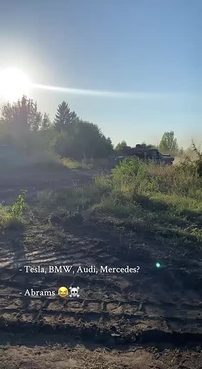 Архивные кадры с переданным Украине из Австралии танком M1A1 AIM Abrams еще без дополнительной защиты