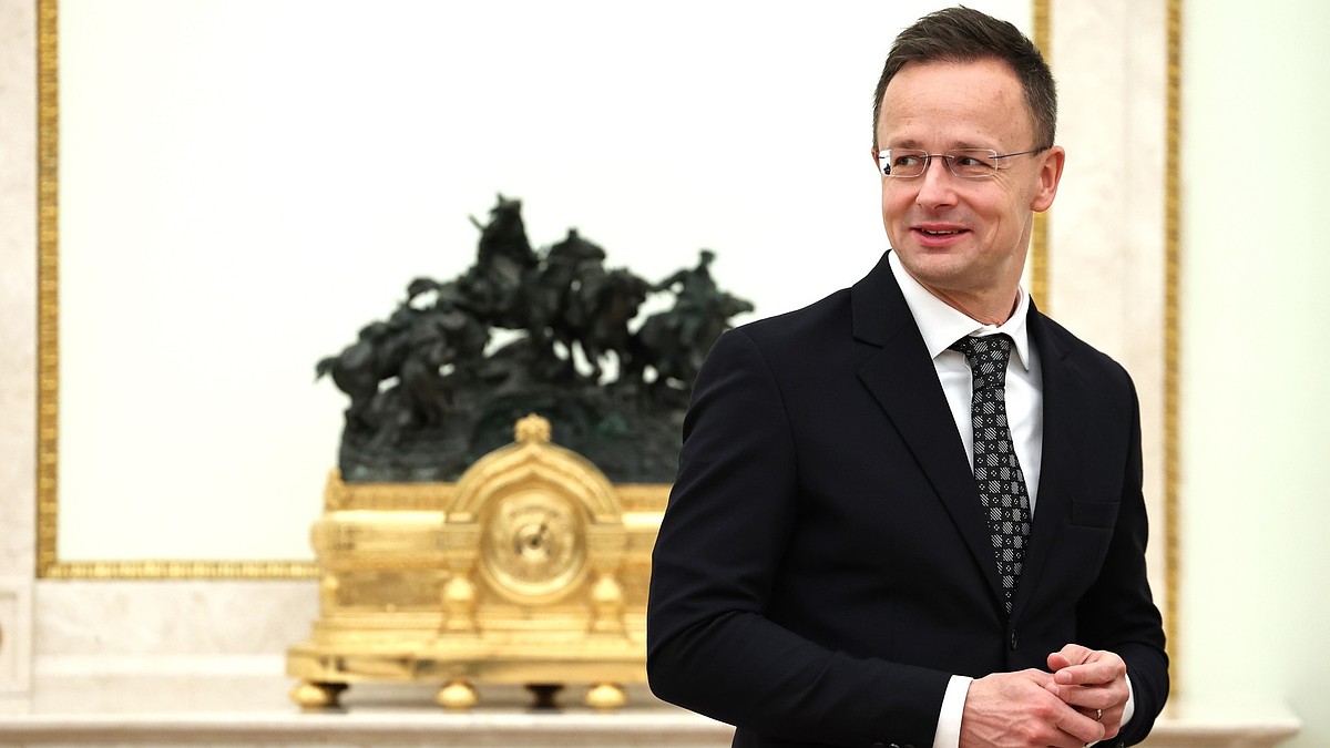 Сийярто заявил о нарастании угрозы войны Запада с Россией: всему виной решение "коалиции желающих"