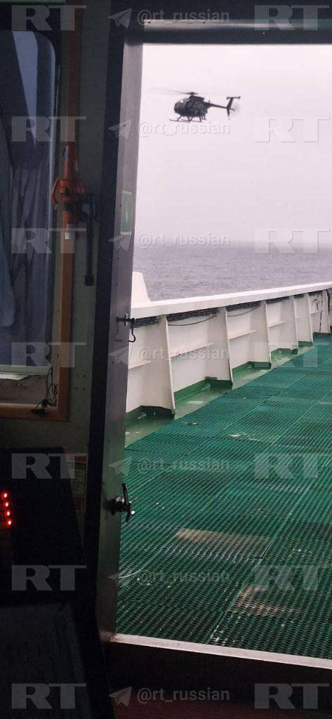 На танкере «Маринера», который шёл под российским флагом в Северной Атлантике и преследовался береговой охраной США, происходит попытка высадки десанта, сообщил RT источник