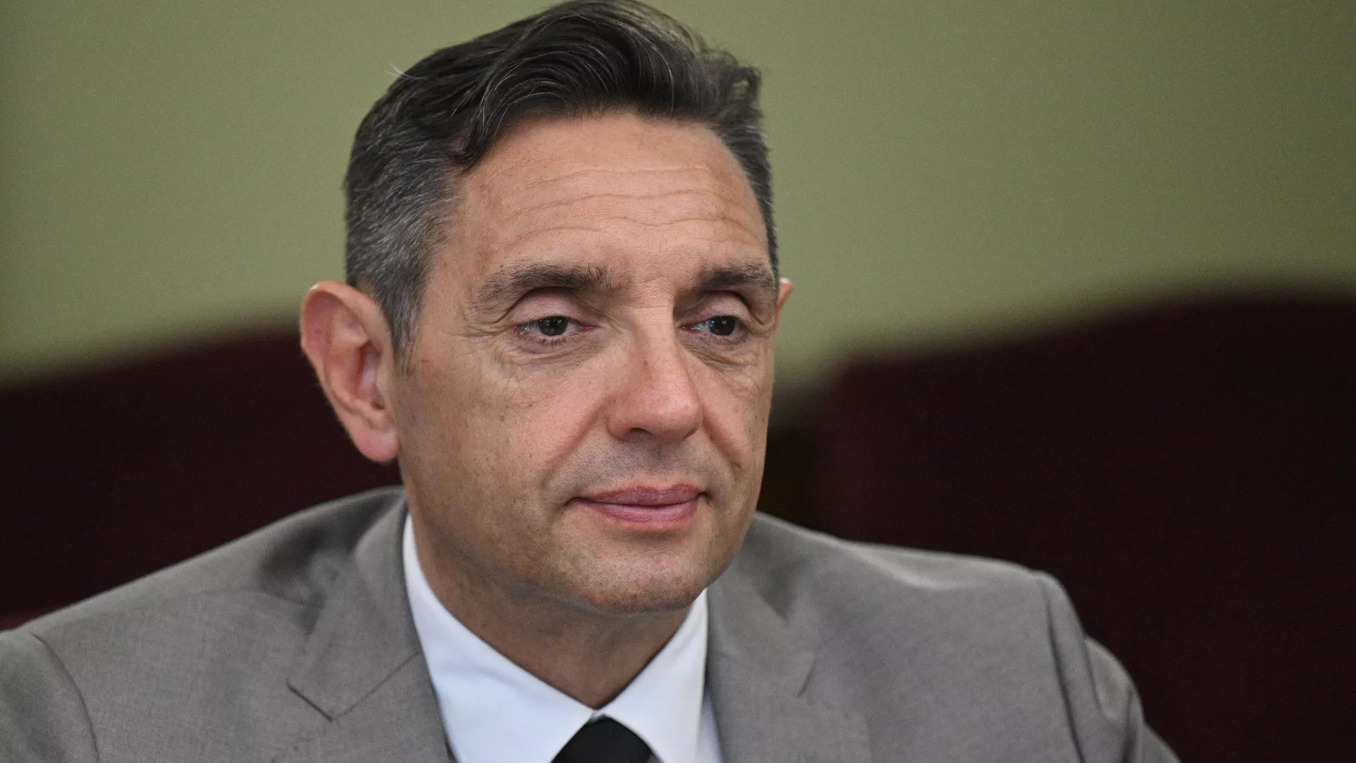 Запад контролирует конфликт на Украине для «истощения» России – Вулин