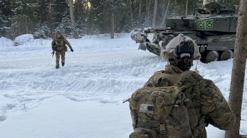 Захарова: военные объекты Запада на Украине станут законными целями