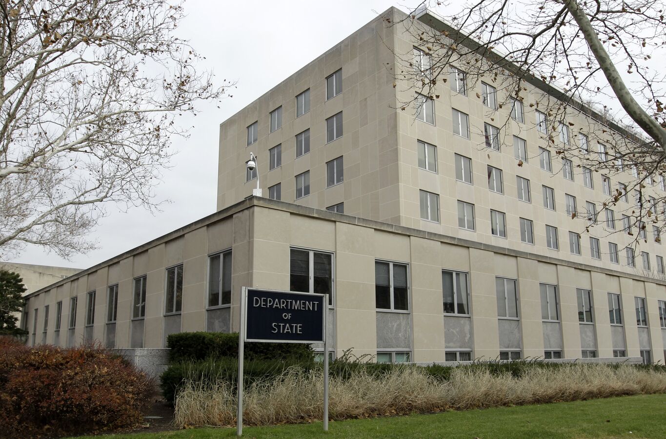 Госдеп обновил рекомендации по зарубежным поездкам