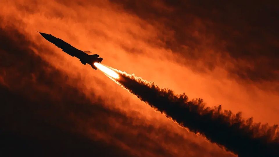Масштабный ракетный удар по Украине: "Орешник", "Искандеры" и "Калибры" пишут новый сценарий СВО?