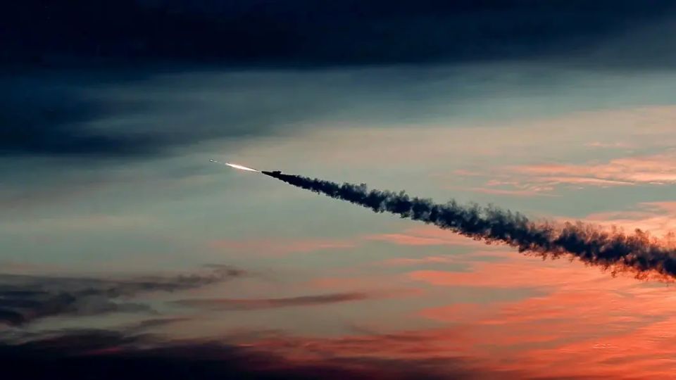 Алое зарево над Львовом: Украина в панике. Враг содрогнулся от мощного удара