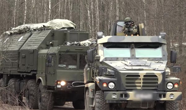 "Не убегать надо от проблем, а решать их". Зеленский раскритиковал мэра Киева Кличко