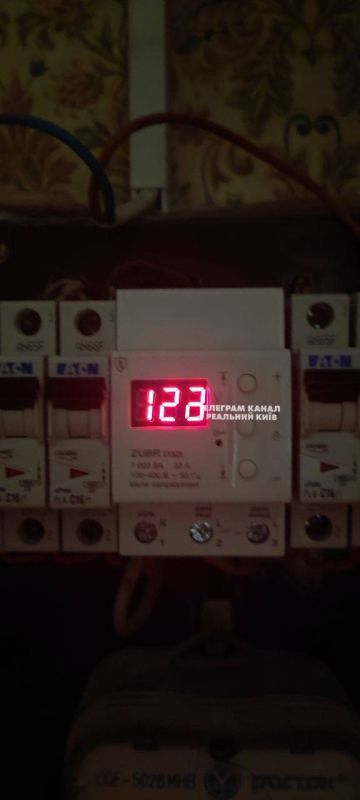 В Киеве остановлена работа систем водоснабжения, теплоснабжения, электротранспорта, сообщает КГГА