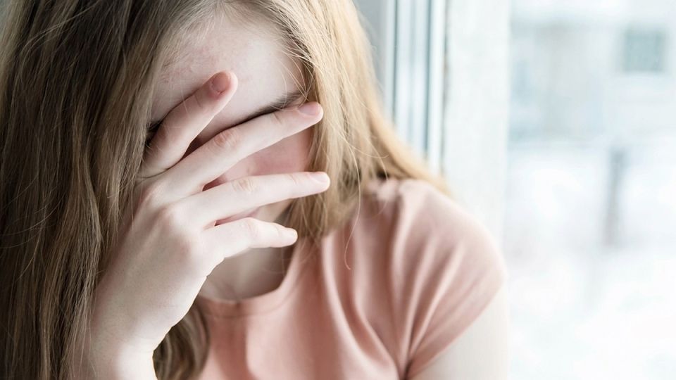 Школьница захотела навестить папу на Украине: Чтобы вернуться домой ей потребовалось почти четыре года