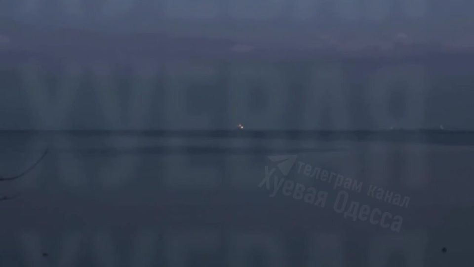 Идёт охота на суда евро-украинского "теневого флота": атакованы танкеры под флагами Панамы и Сан-Марино