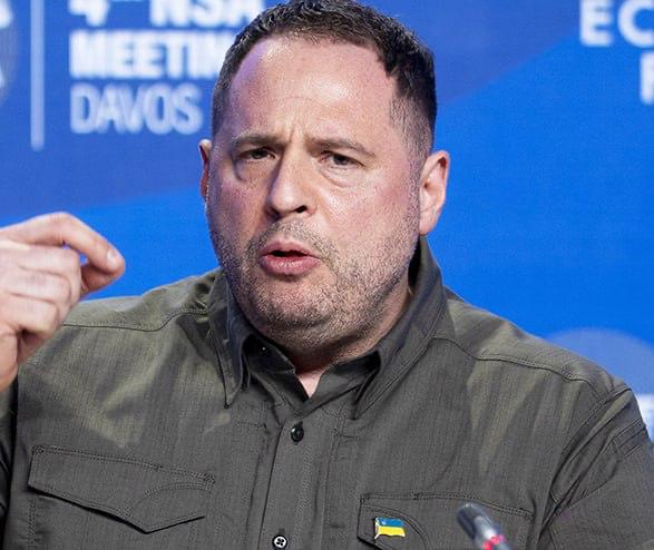 Пообещавший уйти на фронт Ермак даже не обращался в ТЦК