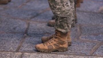 Мужчина с отверткой напал на сотрудников военкомата на Украине