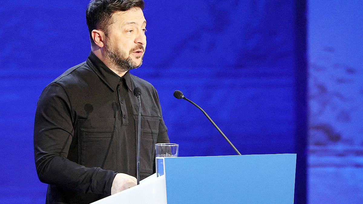 Зеленский мгновенно забыл про «родную Украину» и бедственное положение населения: Трамп призвал киевского главаря в Давос