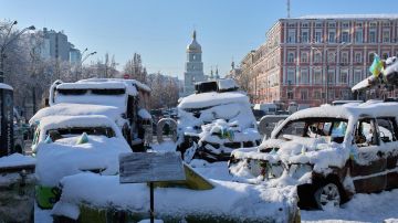 "Киев будут брать". Эксперты и политики о ситуации на Украине