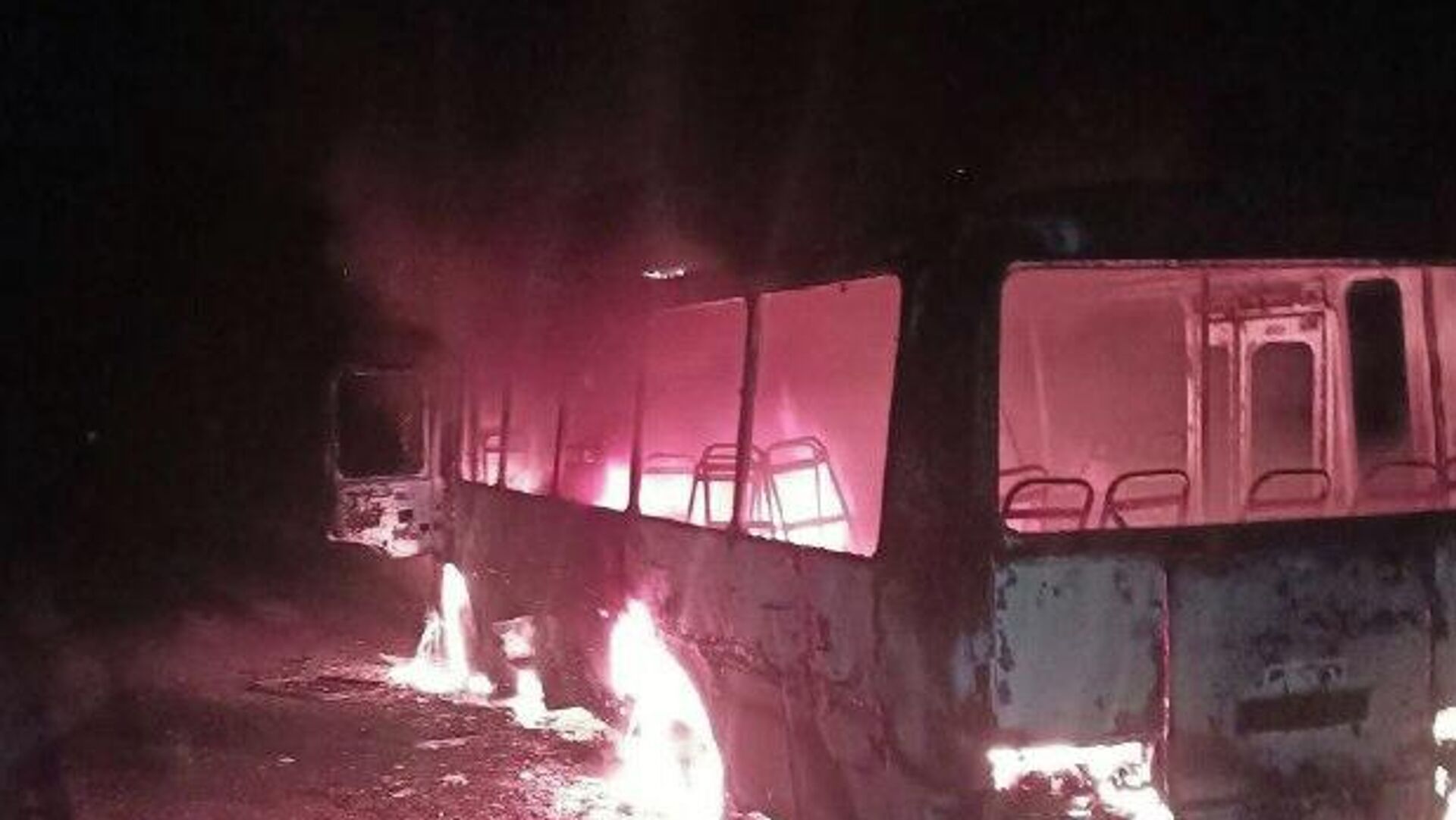 Беспилотник ВСУ атаковал гражданский автобус в Белгородской области, ранены пять человек