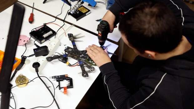 Укро-оборонщики проболтались: Удары по энергетике срывают производство дефицитных дронов